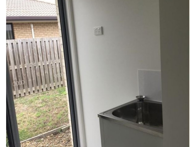 16 Sundew, New Auckland QLD 4680