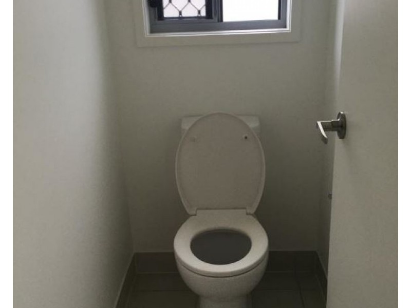 16 Sundew, New Auckland QLD 4680