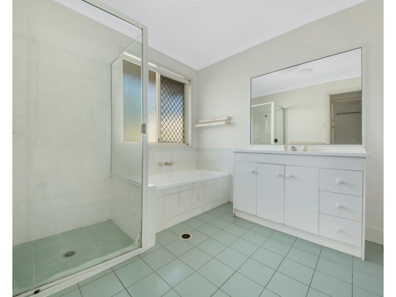 19 Ellington Street, New Auckland QLD 4680