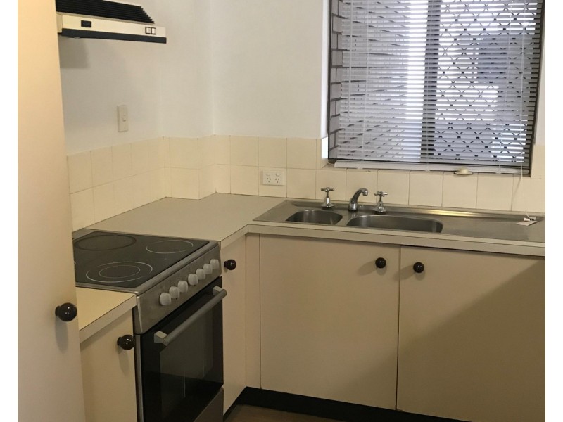 12/20 BARNEY STREET, Barney Point QLD 4680