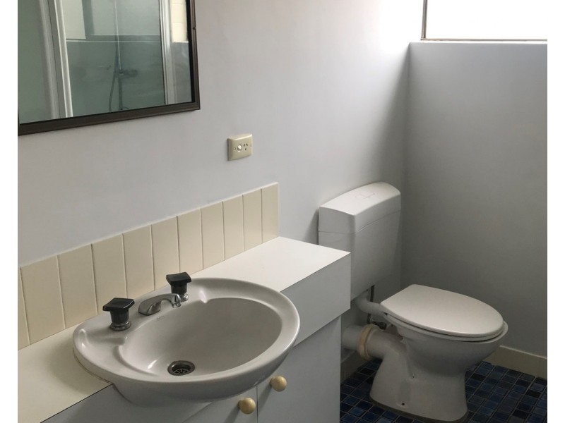 12/20 BARNEY STREET, Barney Point QLD 4680