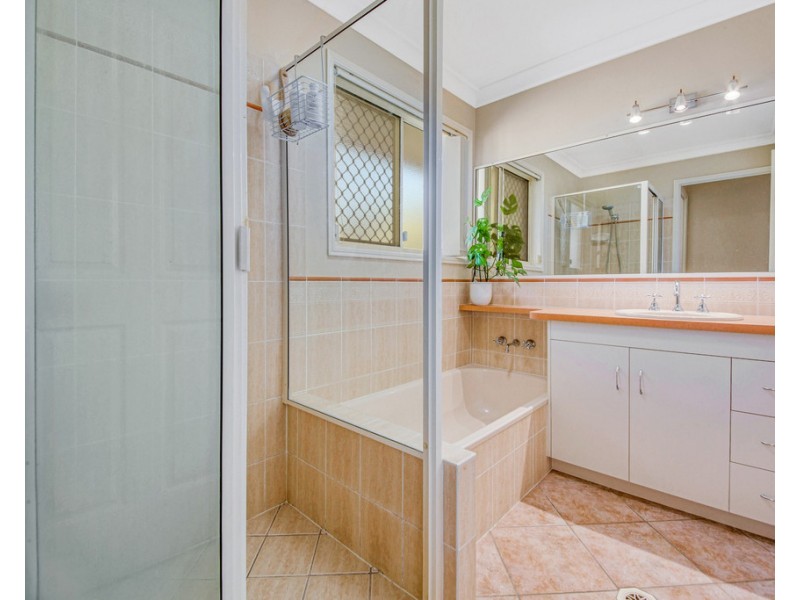 9A Golden Avenue, Tannum Sands QLD 4680