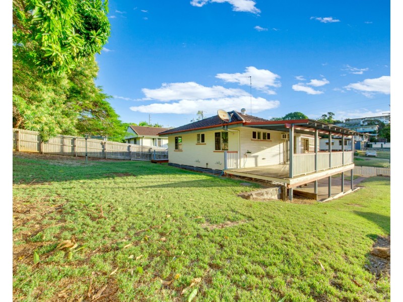 22 Charles Street, West Gladstone QLD 4680