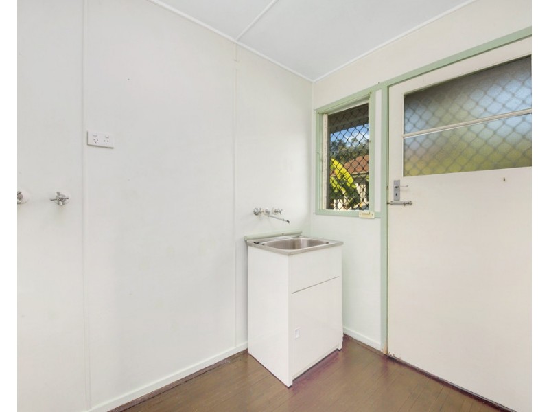 22 Charles Street, West Gladstone QLD 4680