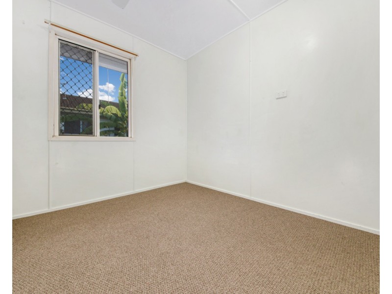 22 Charles Street, West Gladstone QLD 4680