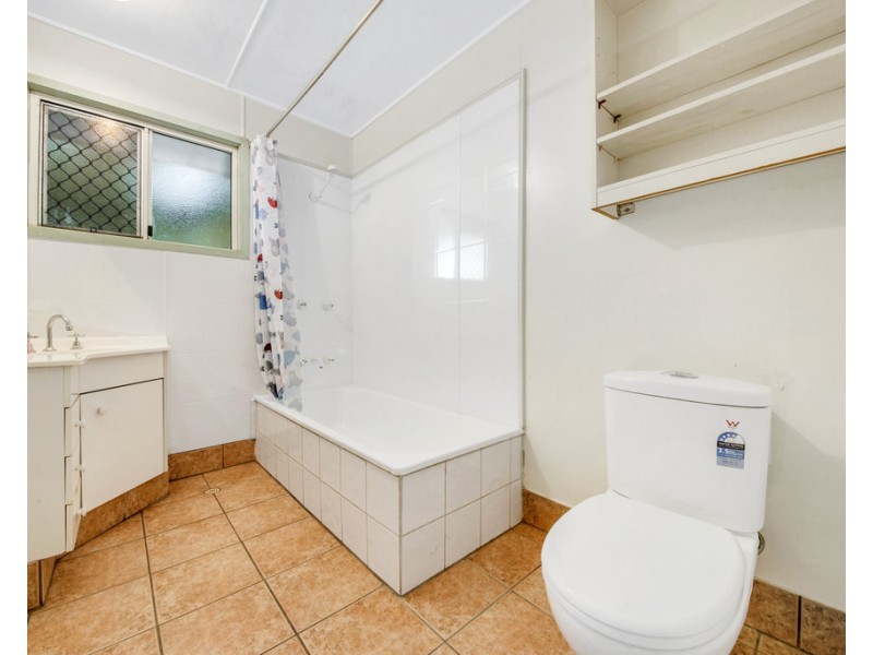 22 Charles Street, West Gladstone QLD 4680