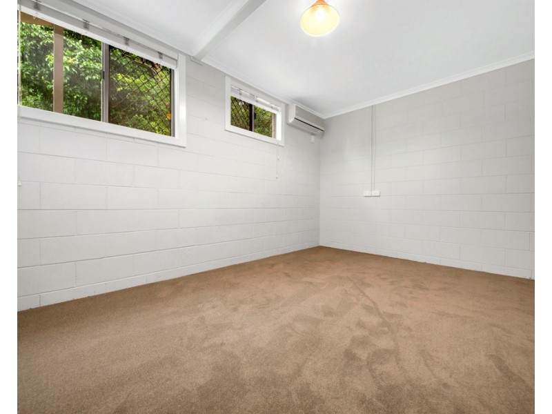 151 OAKA LANE, South Gladstone QLD 4680