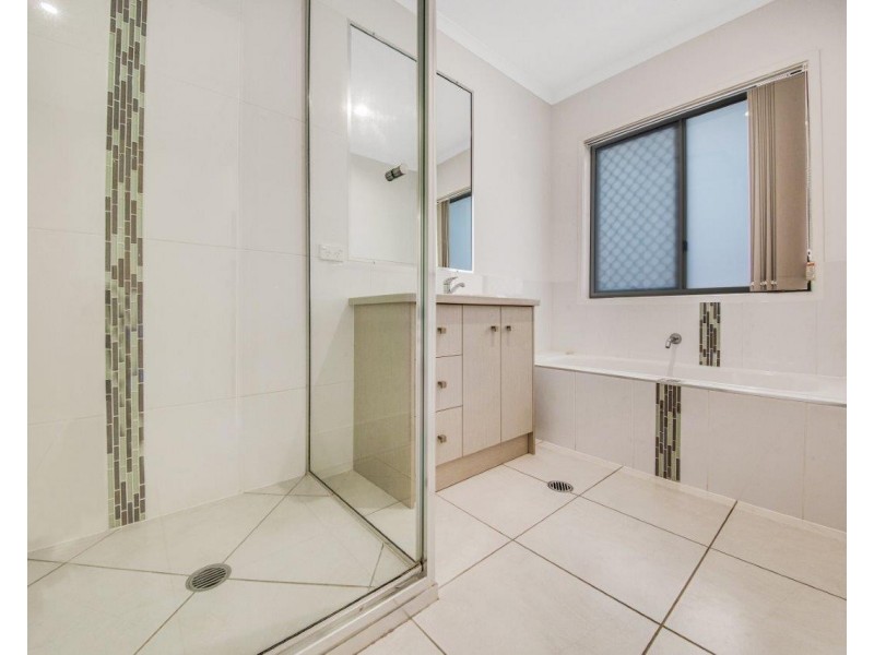 18 REDGUM DRIVE, Kirkwood QLD 4680