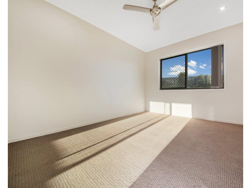 18 REDGUM DRIVE, Kirkwood QLD 4680