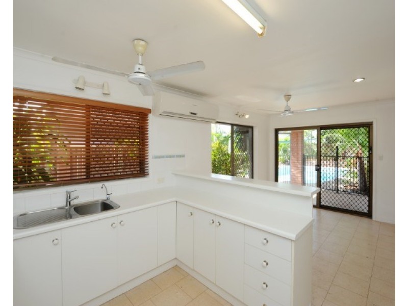 42 Gretel Drive, Clinton QLD 4680