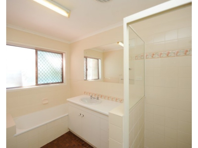 42 Gretel Drive, Clinton QLD 4680