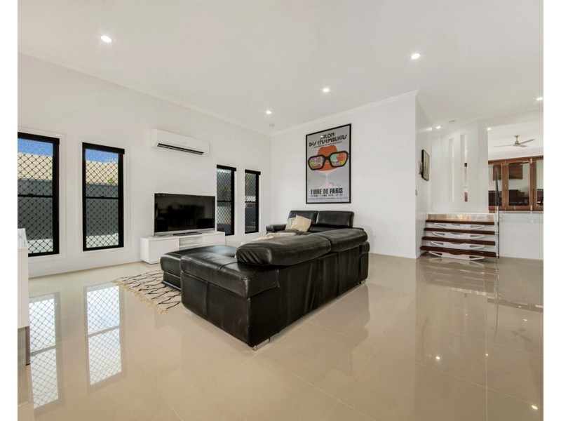 13 Dean Street, Glen Eden QLD 4680