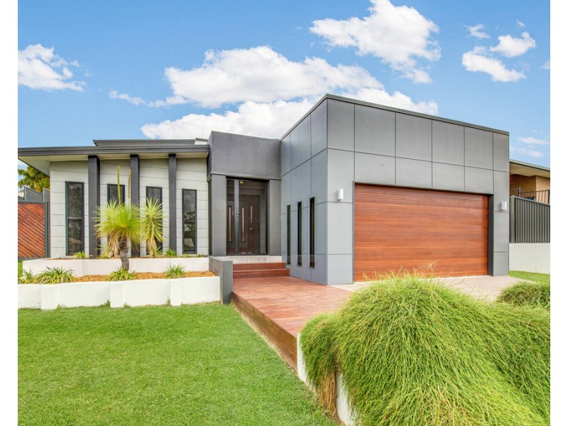 13 Dean Street, Glen Eden QLD 4680