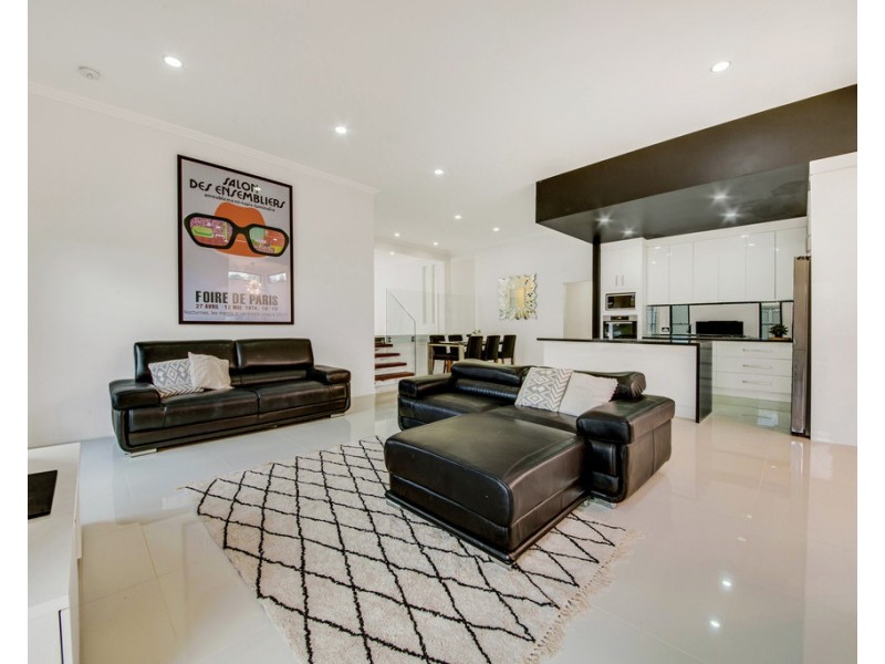 13 Dean Street, Glen Eden QLD 4680