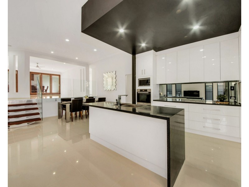 13 Dean Street, Glen Eden QLD 4680