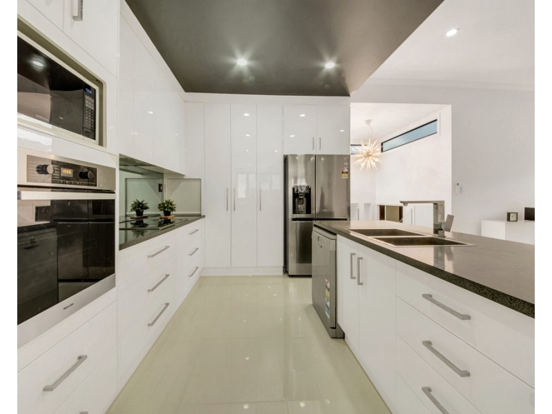 13 Dean Street, Glen Eden QLD 4680