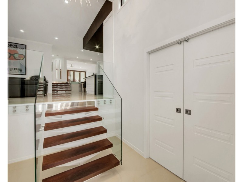 13 Dean Street, Glen Eden QLD 4680