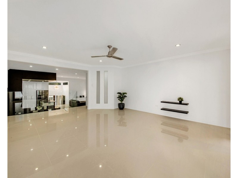 13 Dean Street, Glen Eden QLD 4680