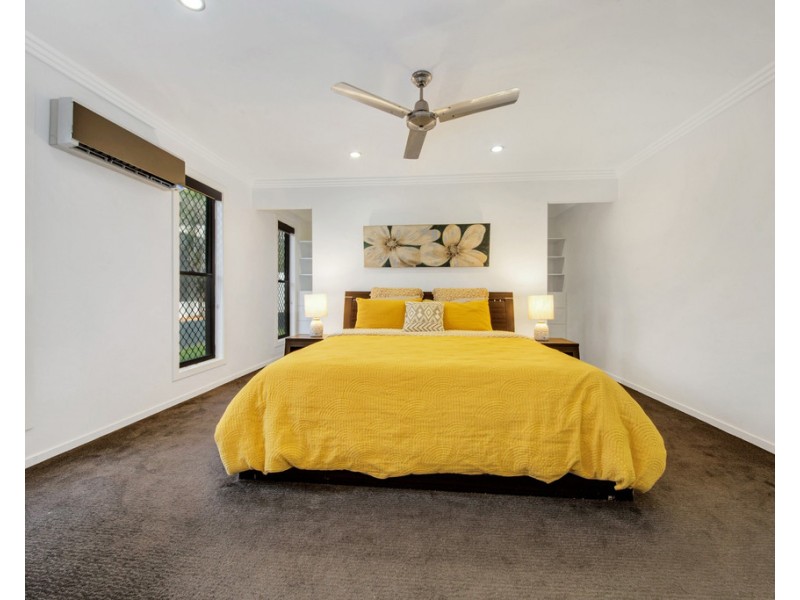 13 Dean Street, Glen Eden QLD 4680