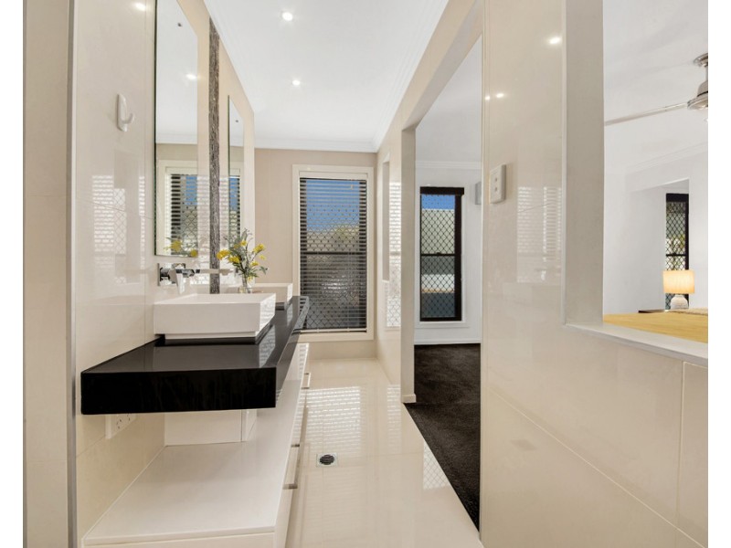 13 Dean Street, Glen Eden QLD 4680