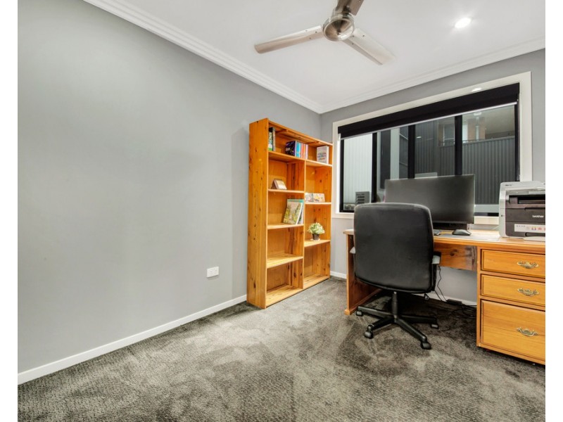 13 Dean Street, Glen Eden QLD 4680