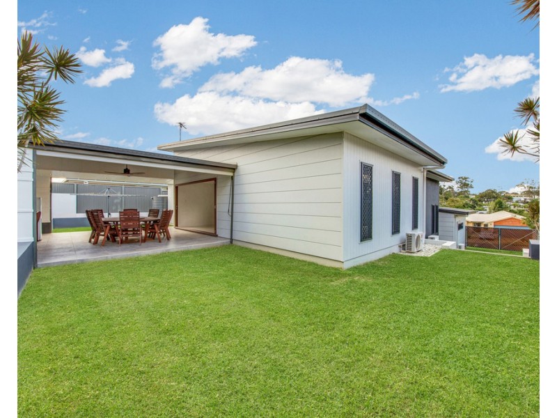 13 Dean Street, Glen Eden QLD 4680