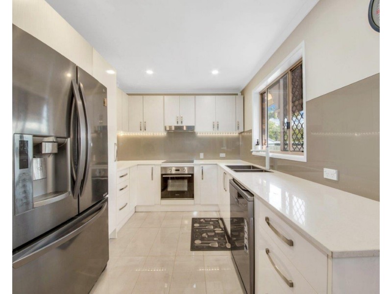 11 MYCUMBENE WAY, Glen Eden QLD 4680