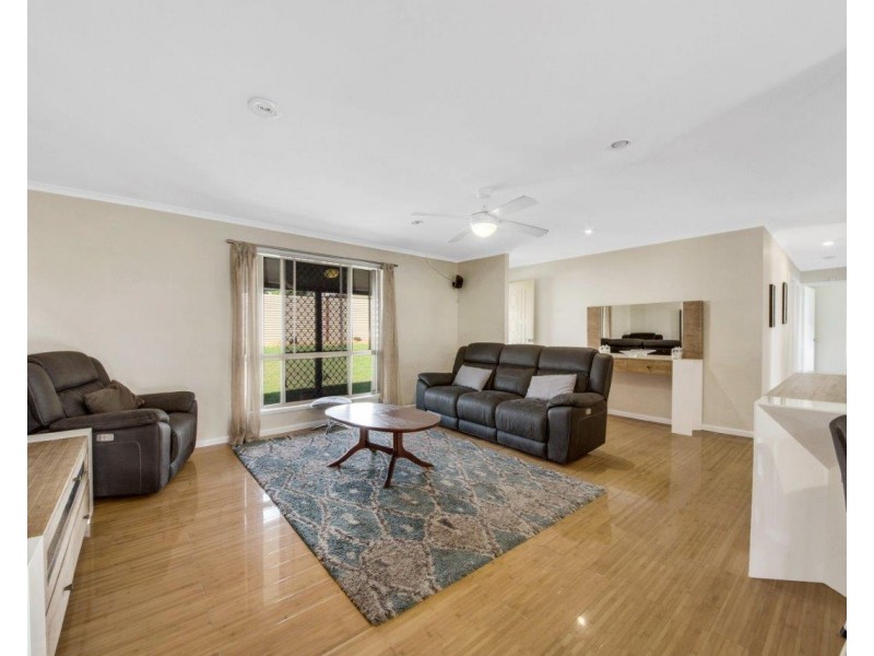 11 MYCUMBENE WAY, Glen Eden QLD 4680