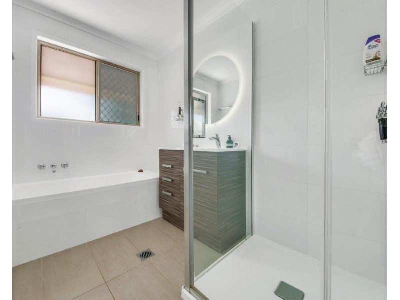 11 MYCUMBENE WAY, Glen Eden QLD 4680