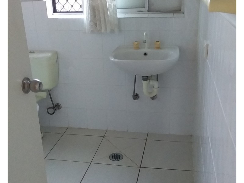 2/29 Off Street, Gladstone QLD 4680