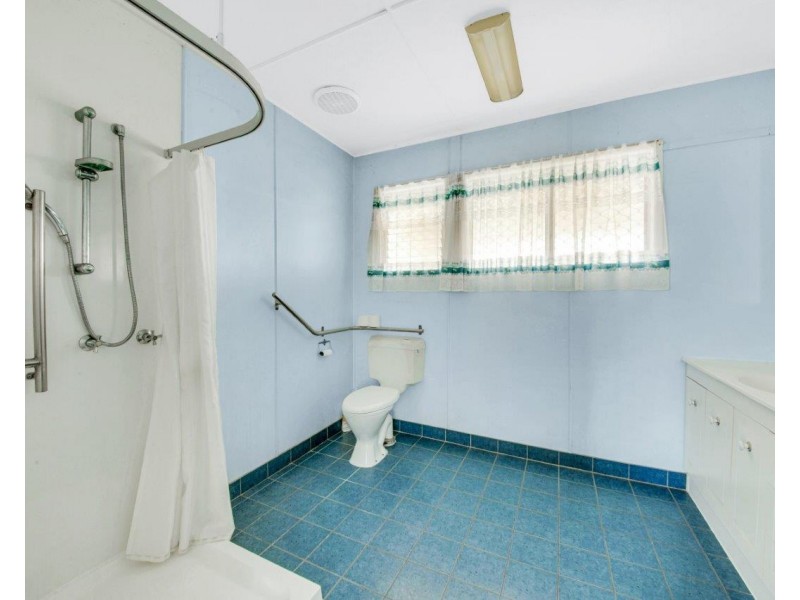 98 O’CONNELL STREET, Barney Point QLD 4680