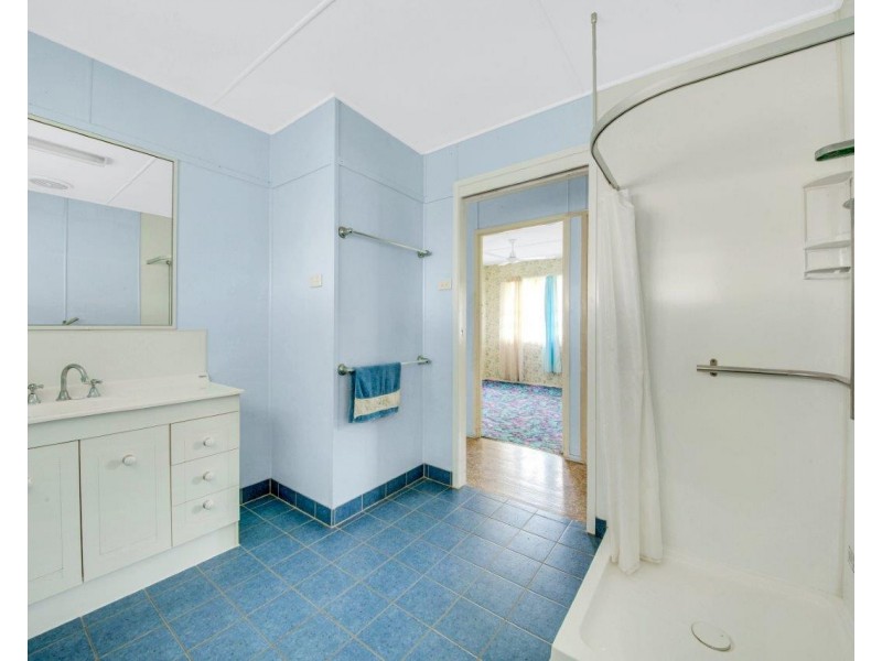 98 O’CONNELL STREET, Barney Point QLD 4680