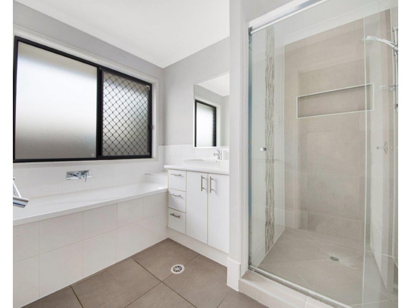 46 Creekview Drive, New Auckland QLD 4680