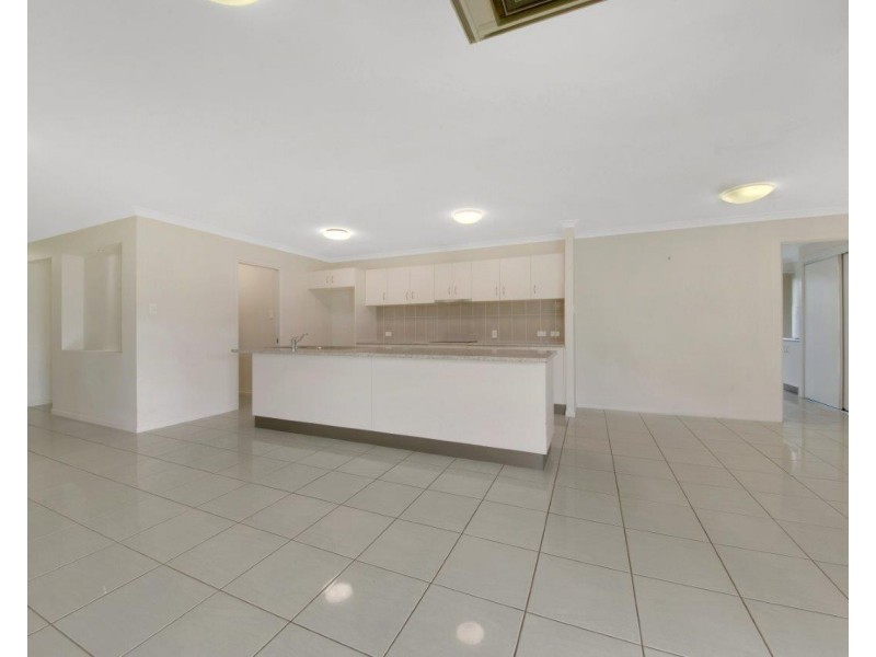 5 SUNDEW STREET, New Auckland QLD 4680