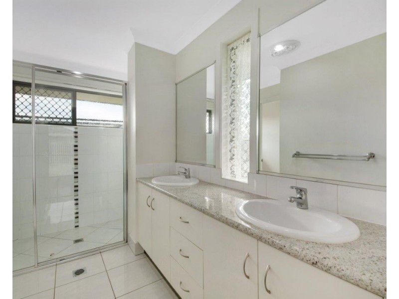 5 SUNDEW STREET, New Auckland QLD 4680