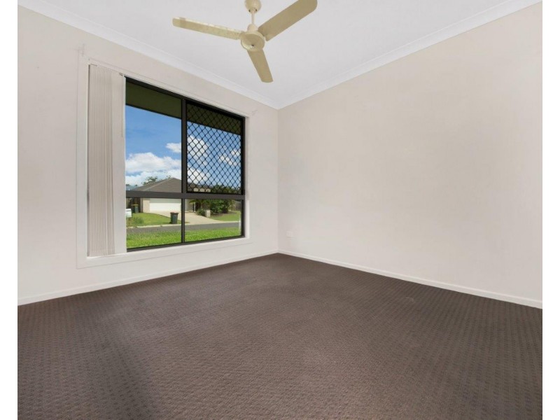 5 SUNDEW STREET, New Auckland QLD 4680