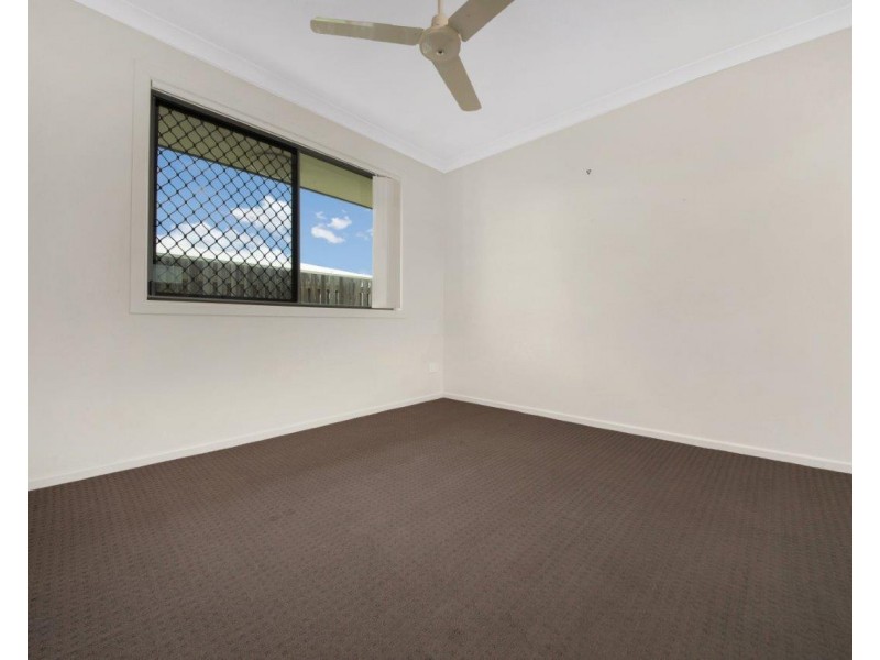 5 SUNDEW STREET, New Auckland QLD 4680