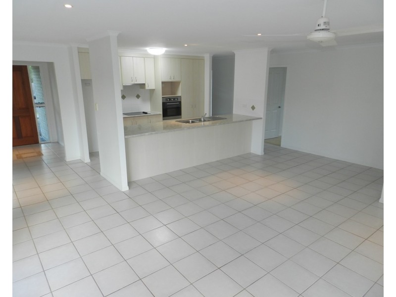 15 Bridgeman Place, New Auckland QLD 4680