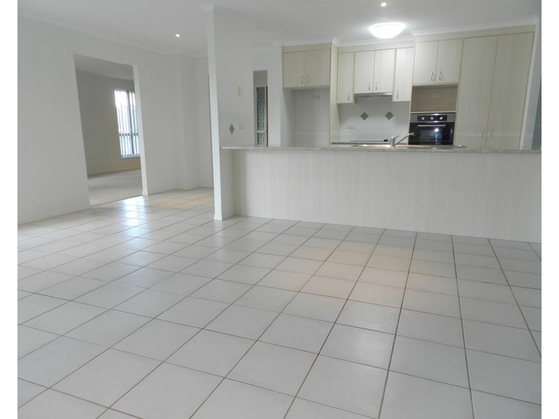 15 Bridgeman Place, New Auckland QLD 4680