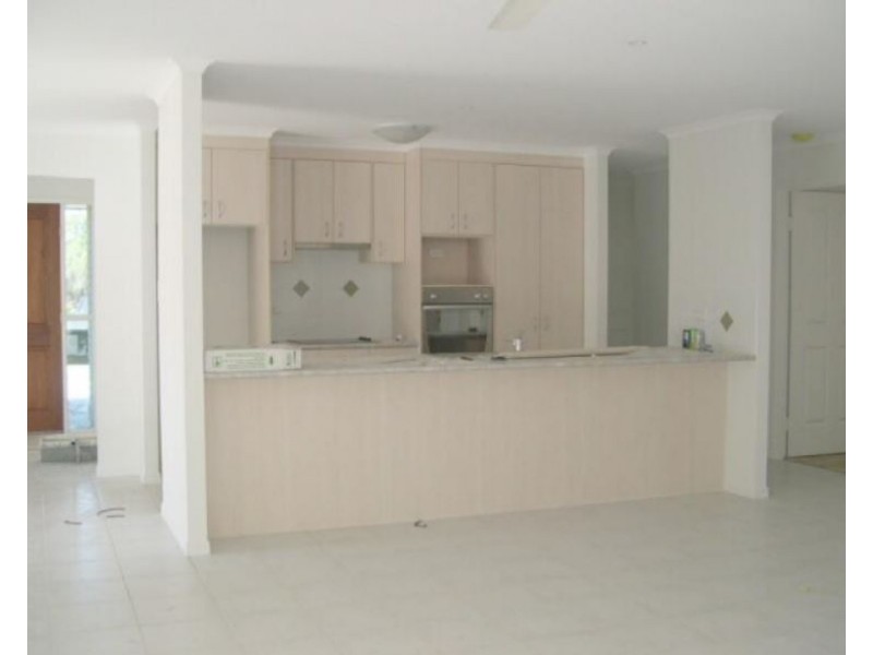 15 Bridgeman Place, New Auckland QLD 4680