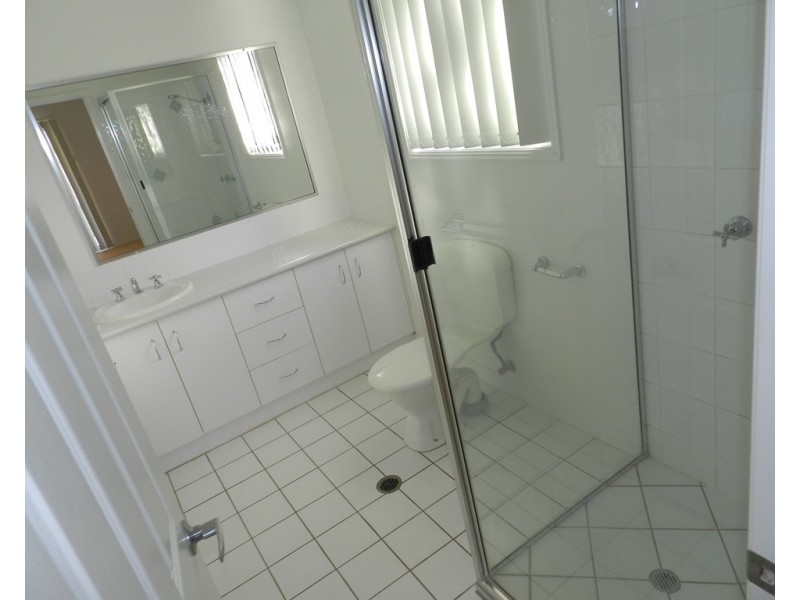15 Bridgeman Place, New Auckland QLD 4680