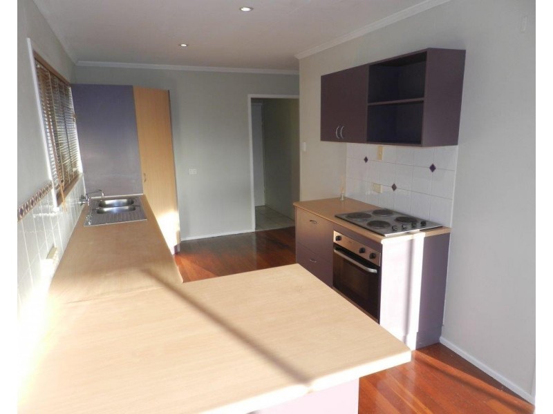 11 BERRINGAR LANE, West Gladstone QLD 4680