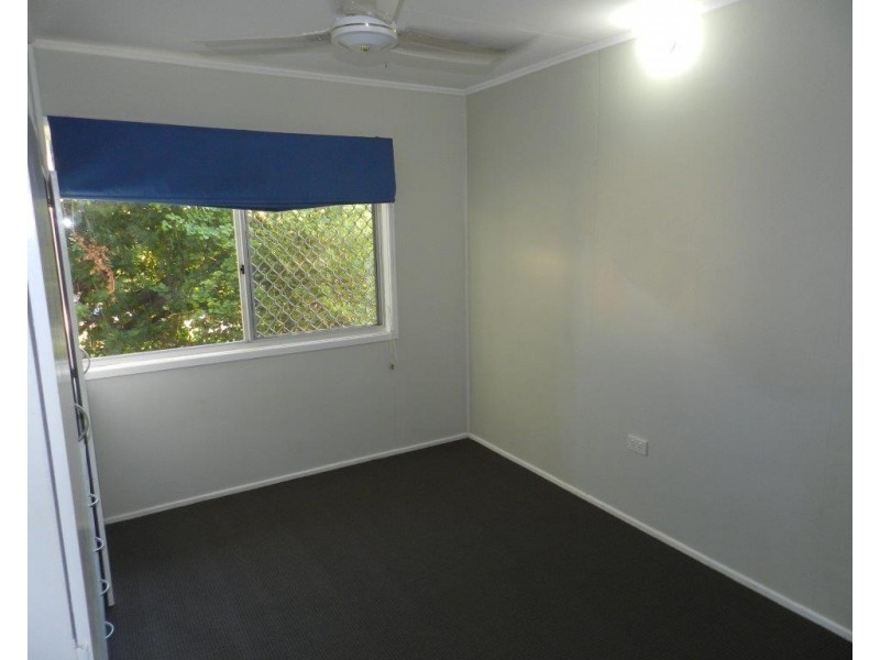 11 BERRINGAR LANE, West Gladstone QLD 4680