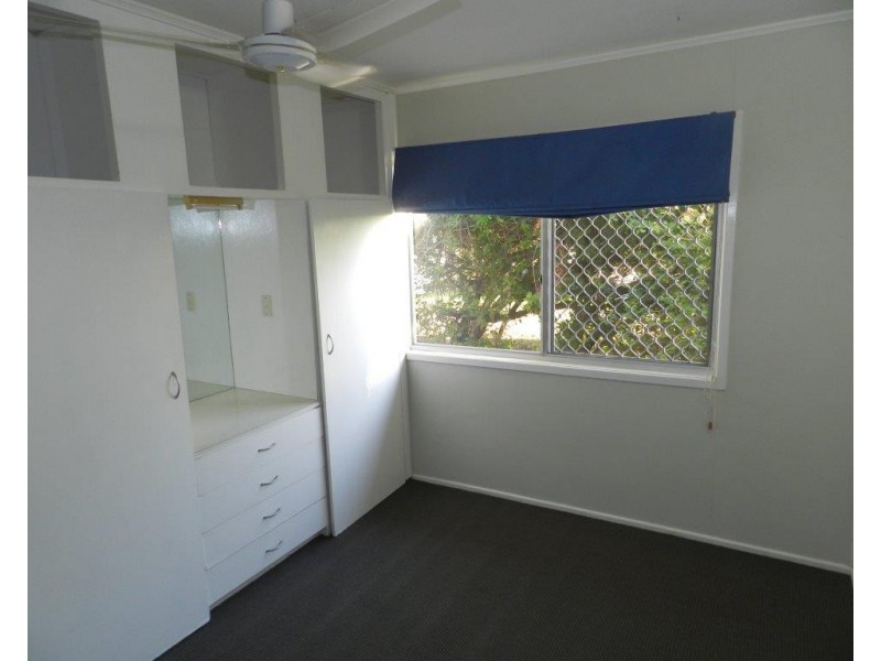 11 BERRINGAR LANE, West Gladstone QLD 4680