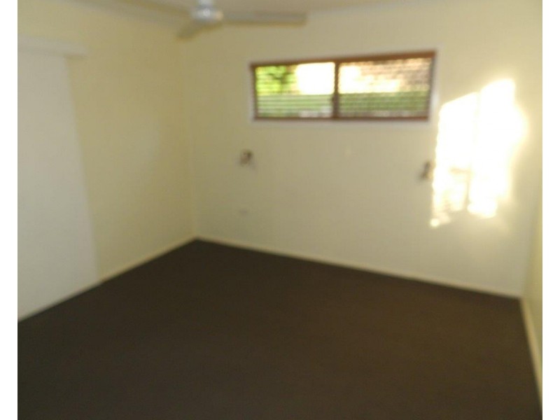 11 BERRINGAR LANE, West Gladstone QLD 4680