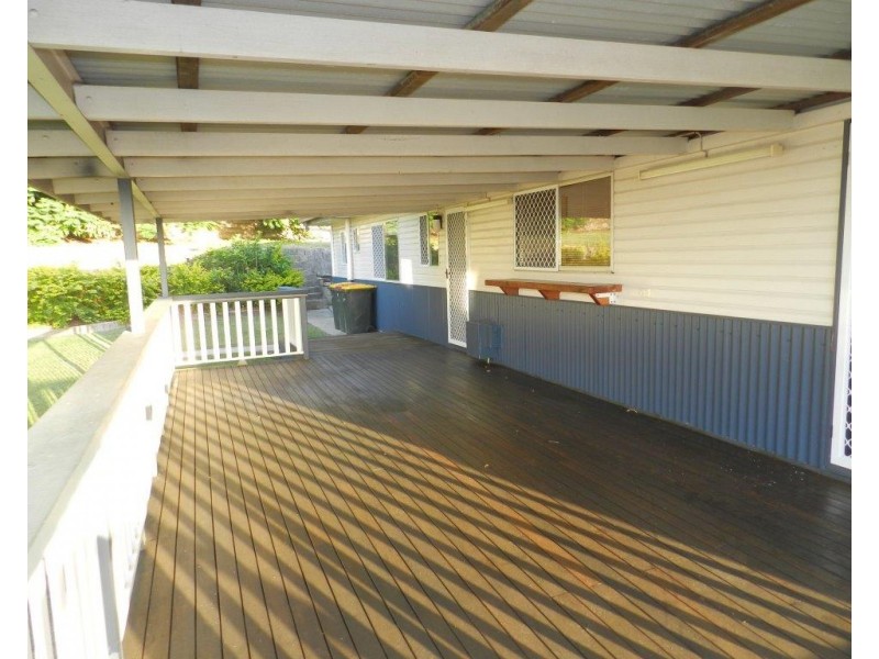 11 BERRINGAR LANE, West Gladstone QLD 4680