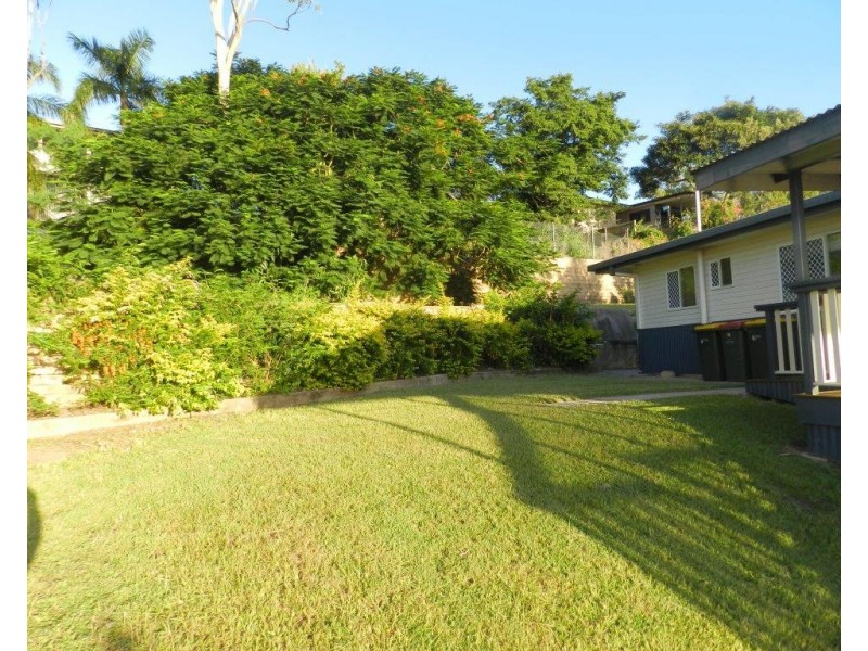 11 BERRINGAR LANE, West Gladstone QLD 4680