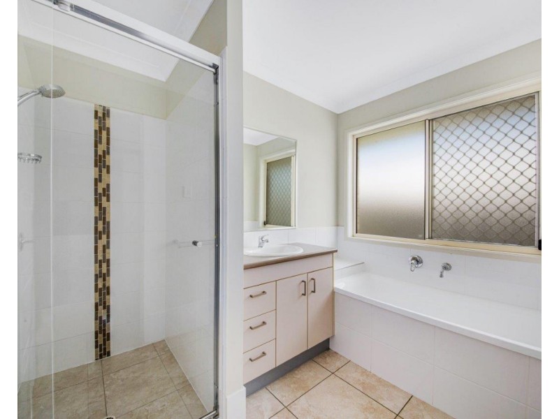 16 Creekview Drive, New Auckland QLD 4680