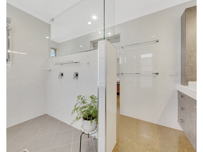 12 Wooderson Road, Wooderson QLD 4680