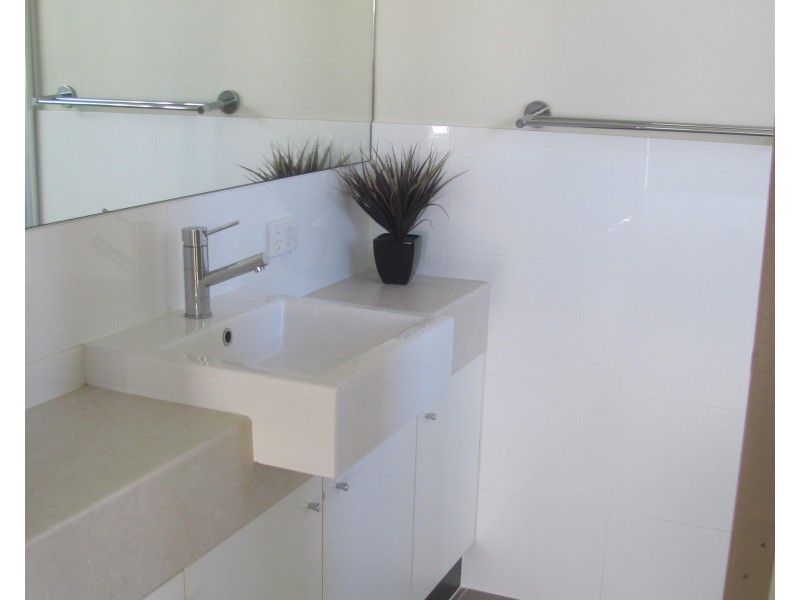 14/1 Michel Place, Telina QLD 4680